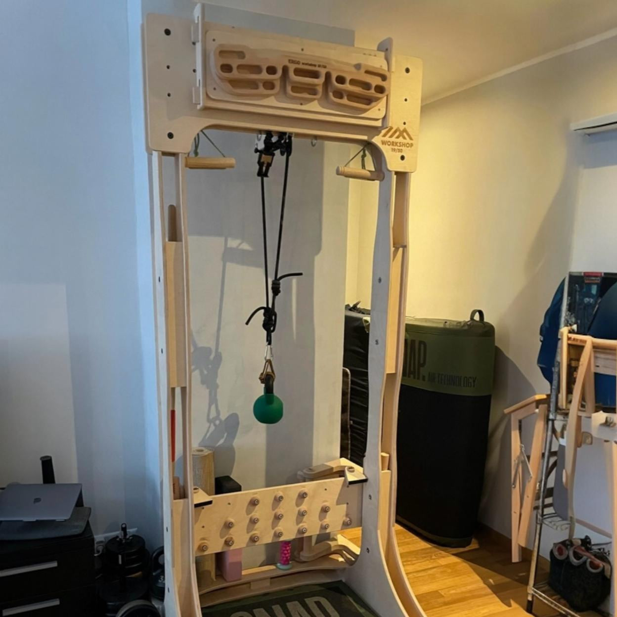 Foot panel for training rack